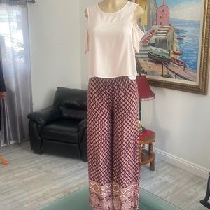💜💜BURGUNDY N LIGHT PEACH PALAZZO PANTS W/PEACH CUT OUT TOP💜💜